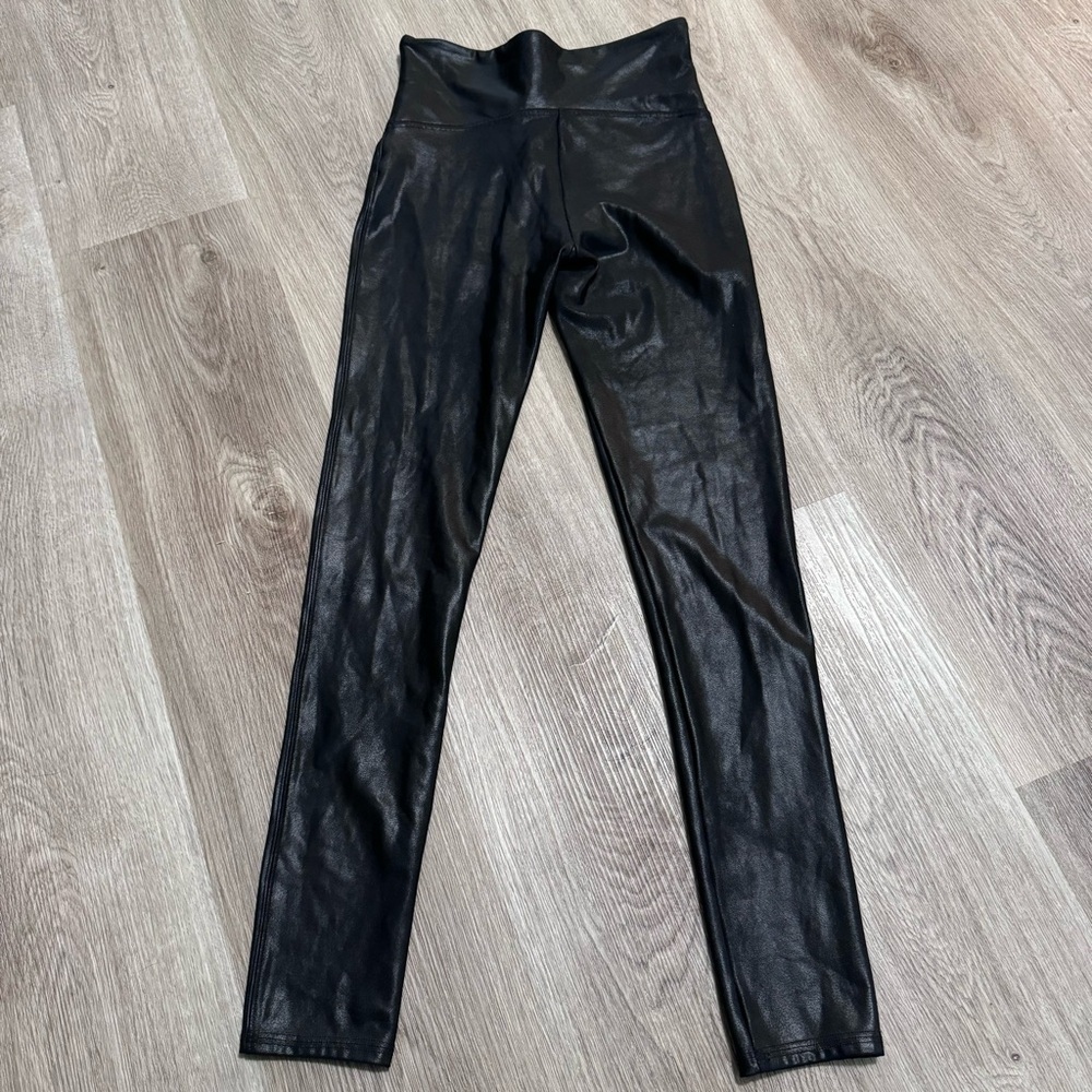 Spanx Faux Leather Black Shimmer Leggings Medium Petite - Picture 6 of 9